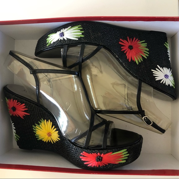 Guess by Marciano Floral Straw Knit Wedge - Picture 2 of 3